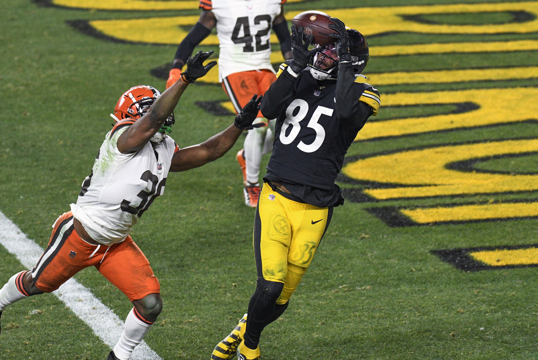 APTOPIX Browns Steelers Football